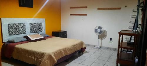 Leon Casa | Casa AMPLIA en excelente UBICACIÓN!