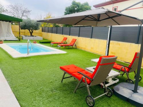 Gelves Casa | Casa Andaluza con piscina y jardín privado en Gelves a 15 minutos del centro de Sevilla