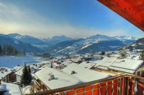 Falera Apartamento | Casa Ansiel - 2.5 Zimmer Ferienwohnung am Sonnenhang von Falera