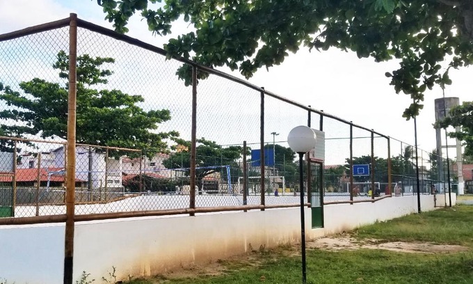 Alto da Cruz Casa | Três quartos varanda e piscina