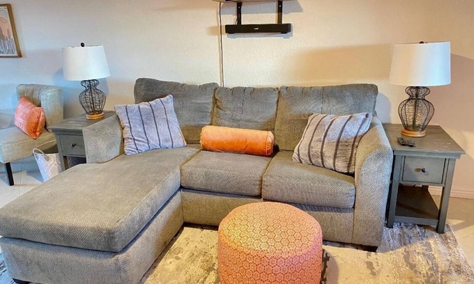 Paradise Valley Village Condominio | CASA AVENTURA-Anasazi Village- Top Floor pool view