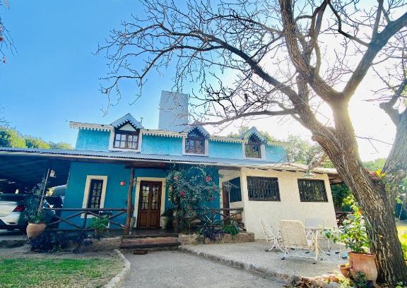 Villa Allende Cama Y Desayuno | Casa Azul