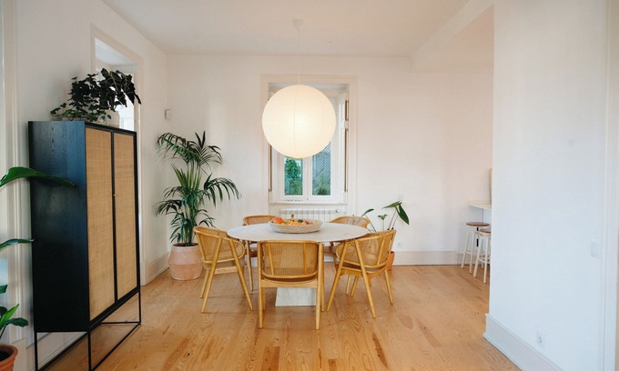 Estoril Villa | Casa Azul-City Villa by the Sea in Estoril, Cascais. 25 minutes from Lisbon!