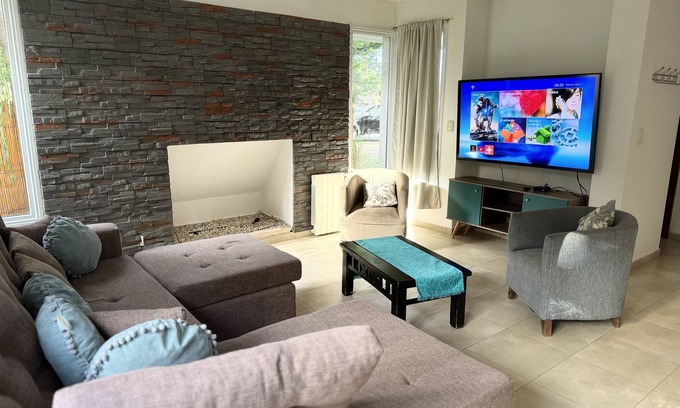 Las Heras Department Condominio | Casa barrio cerrado en Mendoza , casa ideal para familia o amigos