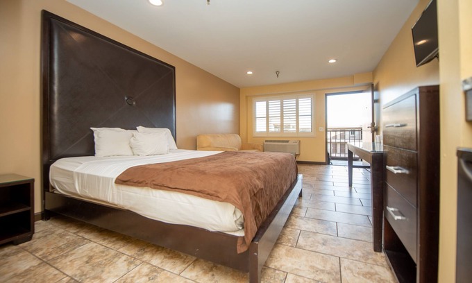 Walnut Park Hotel | Casa Bella Inn - Huntington Park