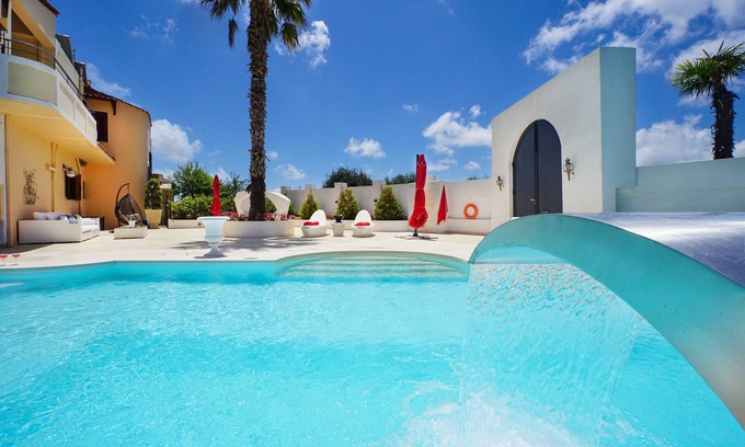 Akrotiri Villa | Casa Bella Luxury Living Villa with a heated pool