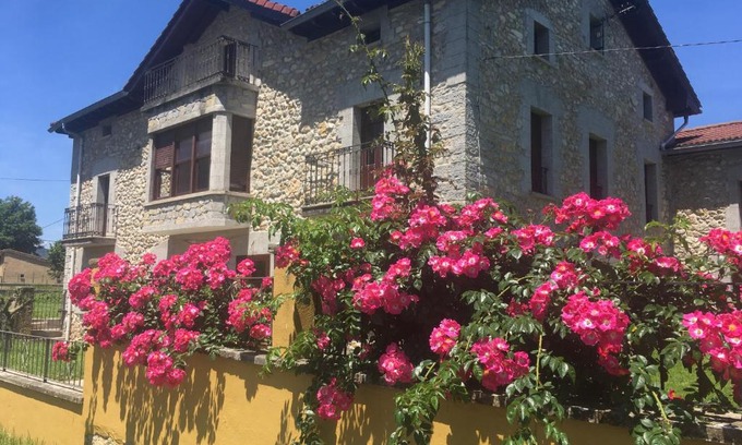 Lezana de Mena Casa | Casa BellaTerra