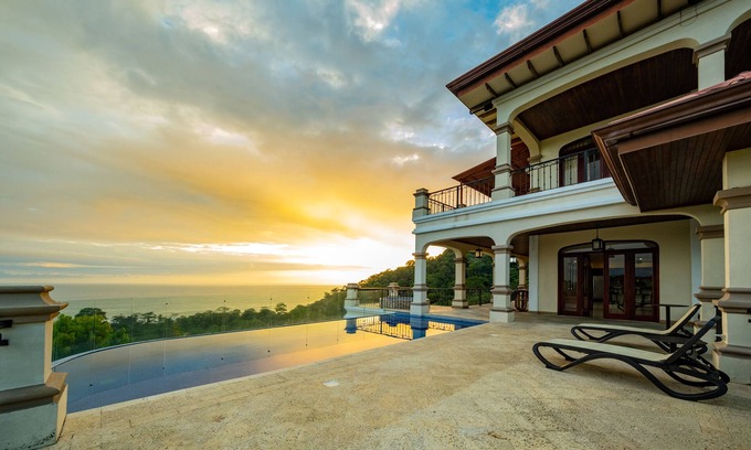 Playa Hermosa Villa | Impresionantes vistas del océano y la montaña - CASA BISILY