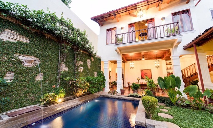 Granada Villa | Casa Blanca, hermosa villa restaurada de 250 años. Oasis en el corazón de Granada