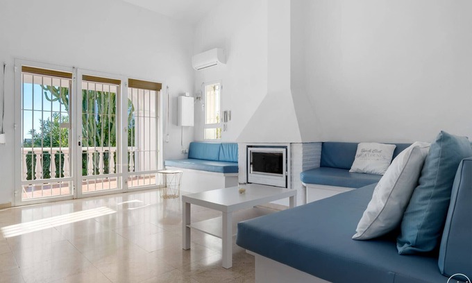 Estepona Villa | Casa Blanca | Villa con jardín en Estepona