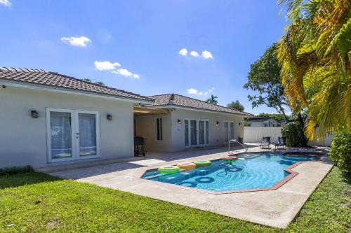 Westchester Casa | Casa Bora Bora - Fun in Miami - Big Pool - Fit 12