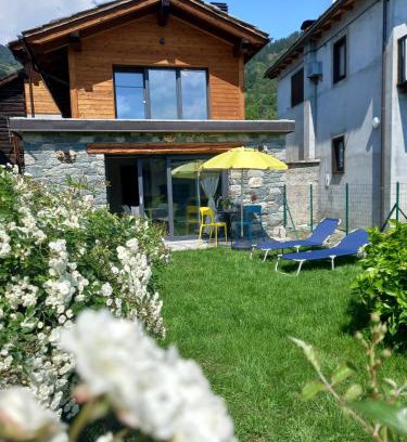 Emarese Casa | Casa Borna da Ghiasa