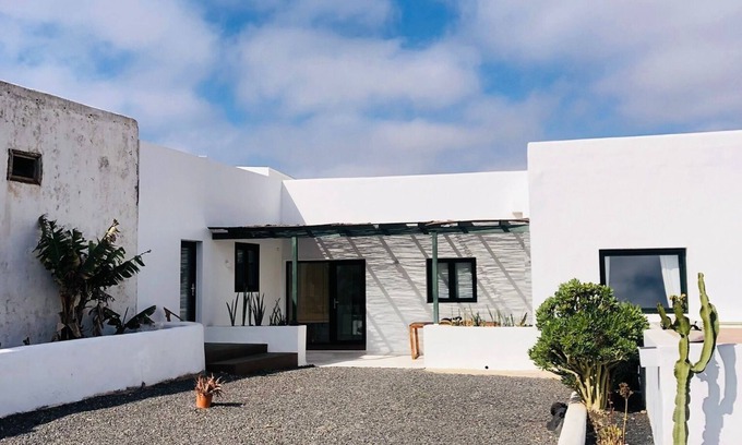 Tinajo Casa | Casa Boutique en el centro de la isla, para 8 personas