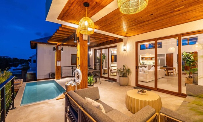 San Pedro Villa | Casa Brisa & The PoolClub @ Mahogany Bay!