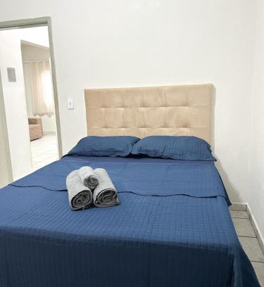 Santa Monica Apartamento | Casa c ar condicionado, próximo a Ufu, Parque do Sabia
