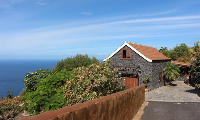 Los Quemados Casa | Casa Cabrera - Casa Cabrera