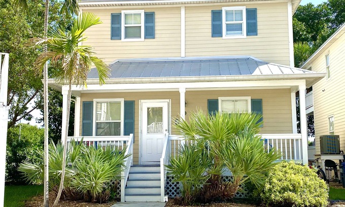 Key West Casa | Casa Calypso-NEW Hermosa Casa de estilo tropical 3 KING Beds PISCINA 2 mi a la playa