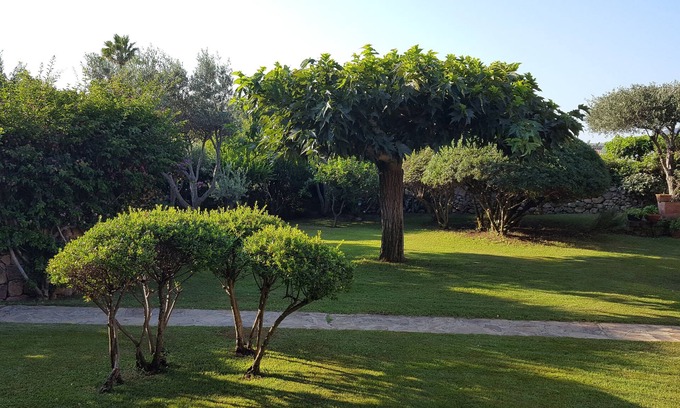 Porto Taverna Casa | Casa Camelie big gardened apartment 2 min. walk from the beach, internet Wi-Fi