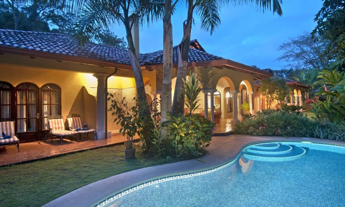 Jaco Condominio | Casa Campana - Villa privada de lujo con vista al golf!