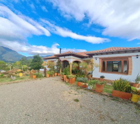 Villa de Leyva Casa | Casa Campestre Flores Amarillas