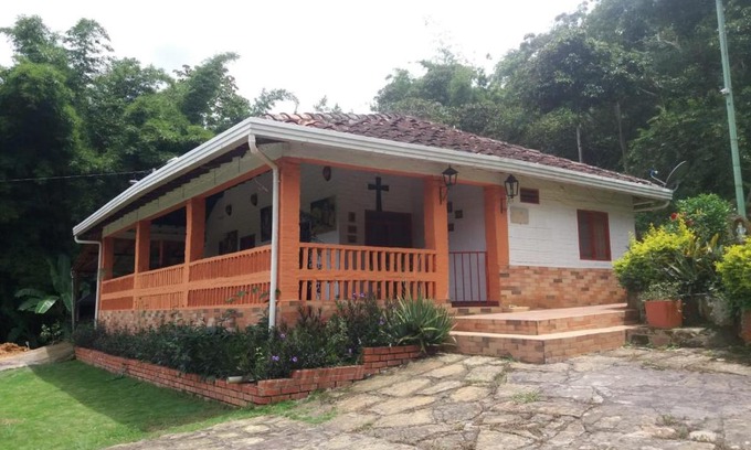 Curiti Casa | Casa campestre via Curití-San Gil