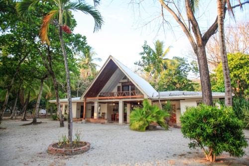 Playa Santa Teresa Hotel | Casa Cecilia Beach Front