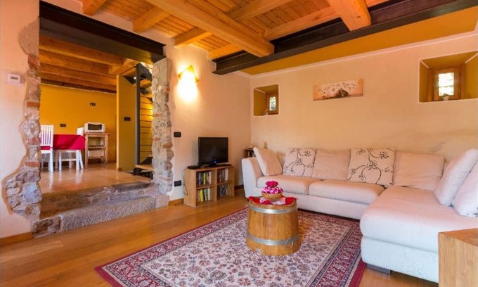 Tarzo Casa | Casa Cesira entre las colinas de Prosecco y los lagos, entre Venecia y los Dolomitas