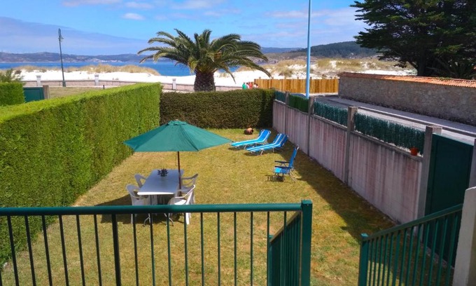 Laxe Casa | CASA CHALET ATALAYA a pie de playa en Laxe
