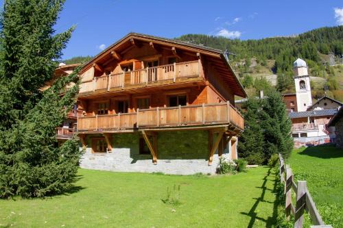 Les Brevieres Apartamento | CASA-Chalet du Parc Cosy apartment in Tignes with garden