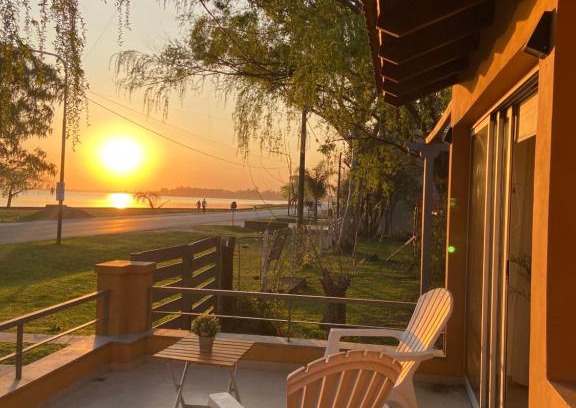 Chascomus Casa | Casa Chalet "La Roja" -vista a la laguna!-