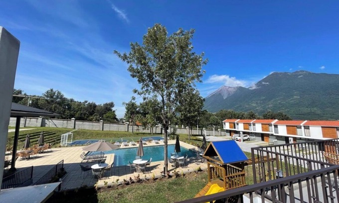 Ciudad Vieja Chalet De Esquí | Casa Cielo – Relax, Recharge, and Discover Antigua