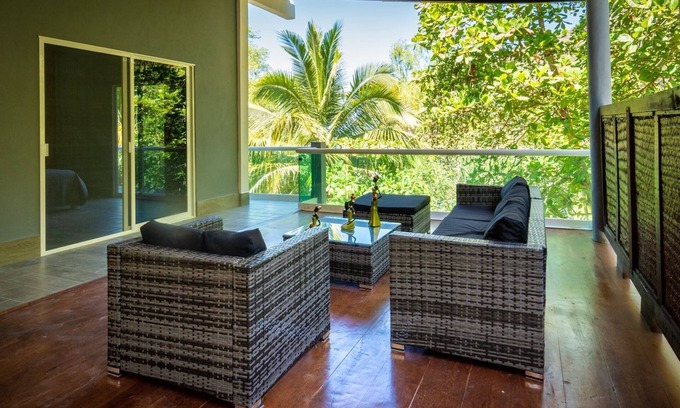 Yelapa Apartamento | Casa Cielo Rojo - Yelapa Treetop House with AC