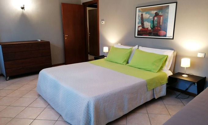 Rezzato Apartamento | Casa Clelia - Between Brescia and Lake Garda 2 large rooms, living room, kitchen