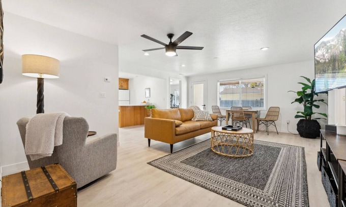 Logan Casa | Casa Cliffside Zone 2