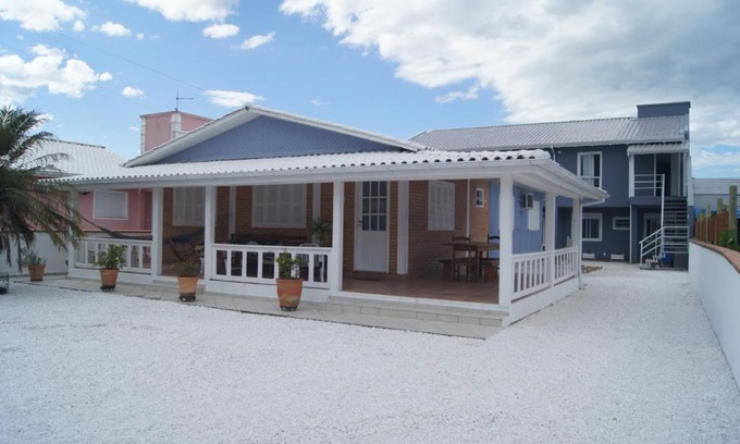 Ponta do Papagaio Casa | Casa com 4 quartos à 200 m da praia c/churrasqueira