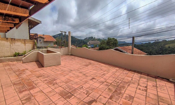 Jardim Andira Casa | Casa com lareira e Wi-Fi em Campos do Jordão/SP