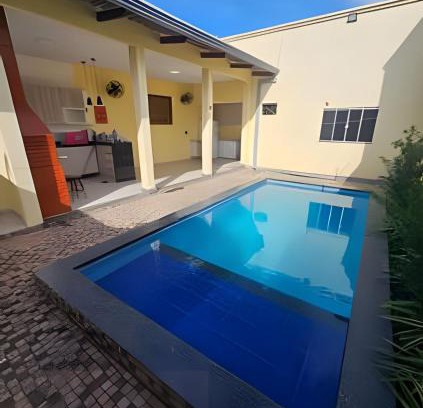 Rio Branco Casa | Casa com piscina 03 quartos até 10 pessoas