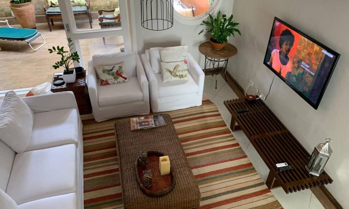 Camburi Casa | Casa com piscina e churrasq na Praia de Camburí