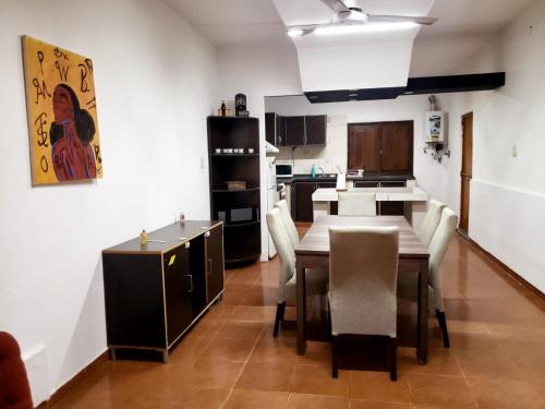 Santiago del Estero Casa | Casa con garaje sobre avenida