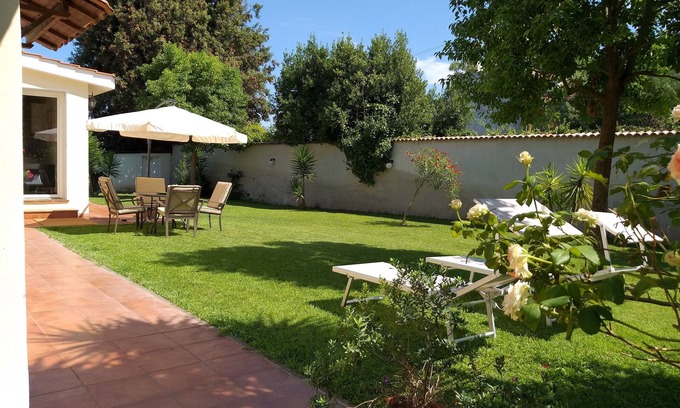 Zona XXX Castel Fusano Apartamento | Casa con giardino tra Roma e il mare. Vacanze tra Cultura e Natura