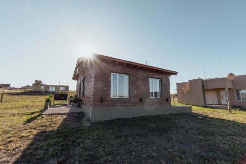 Partido de Coronel Suarez Casa | Casa con pileta en barrio Pillahuinco
