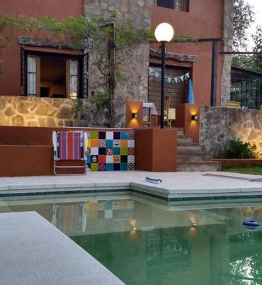Rio Ceballos Casa | Casa con pileta y quincho en sierras chicas
