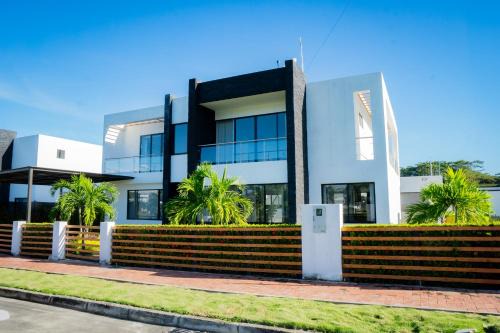 Girardot Casa | Casa con Piscina en Condominio Girardot