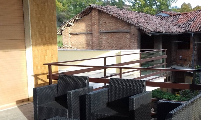 Robella Casa | Casa con tre Stanze, Cucina e Ampio Terrazzo a 30 km da Casale-asti-chivasso