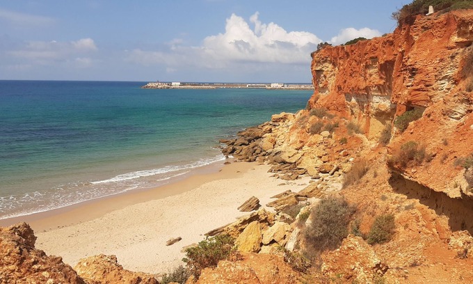 Cabo Roche Casa | Casa Concha, vacation home near the sea with garden and private pool, A/C & WIFI