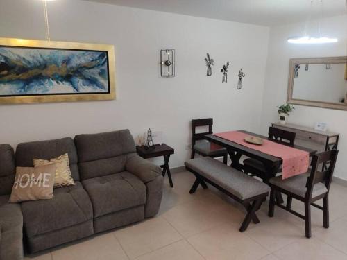 Leon Casa | Casa confort nueva Cerca de outlets y Hospital Regional