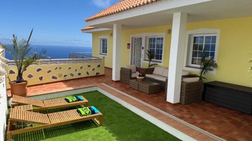 El Granel Apartamento | Casa Conrado, 2 bedroom modern oasis, good location