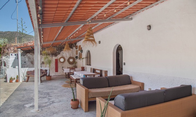 Galdar Casa | 'Casa Cueva' con vistas a la montaña, terraza privada y jardín privado