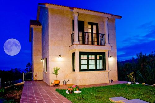 Donon Casa | CASA CURROVELLO. On the coast of the Vela Peninsula of Morrazo. Pontevedra