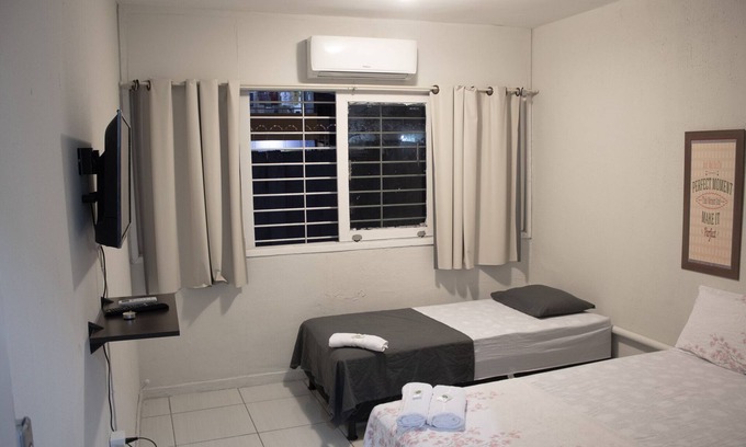 Boa Viagem Cabina | Hostales en Casa da Esquina